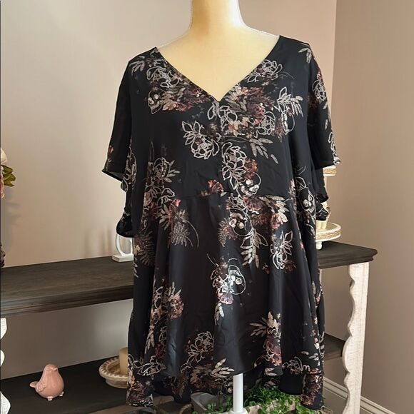 EUC Torrid Floral Skull Blouse (size 4X) - Picture 1 of 5